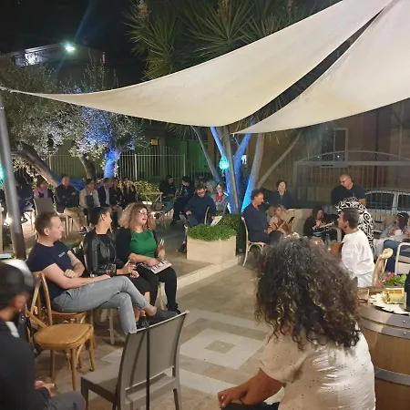 L'abbazia Nocleg ze śniadaniem Torre Maggiore